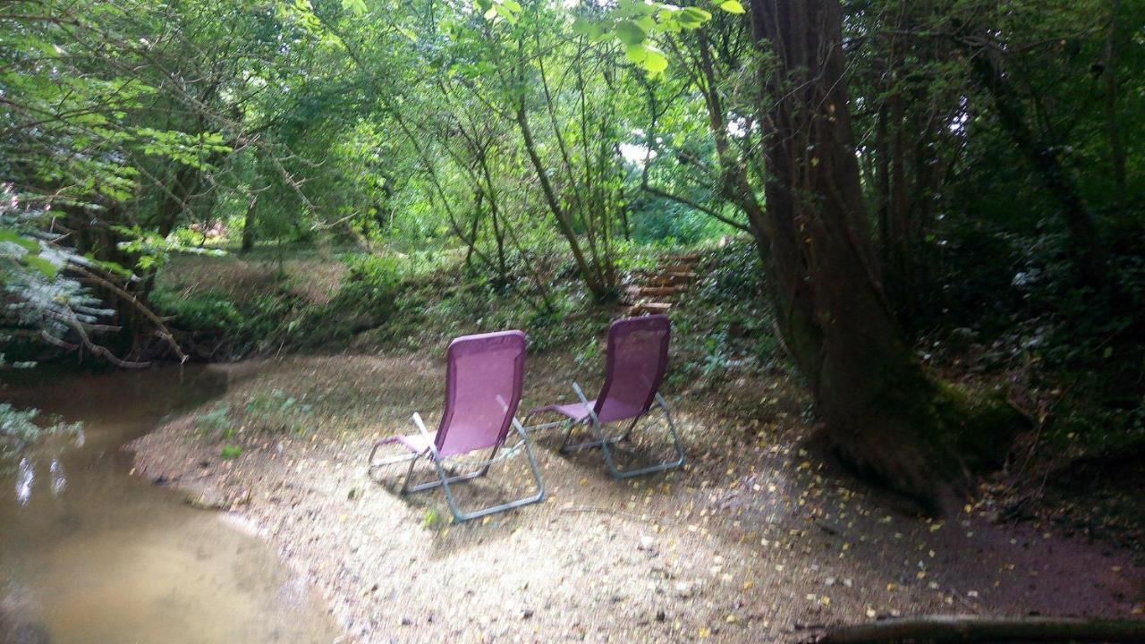 Bed and Breakfast Domaine Pastel Besson Екстер'єр фото